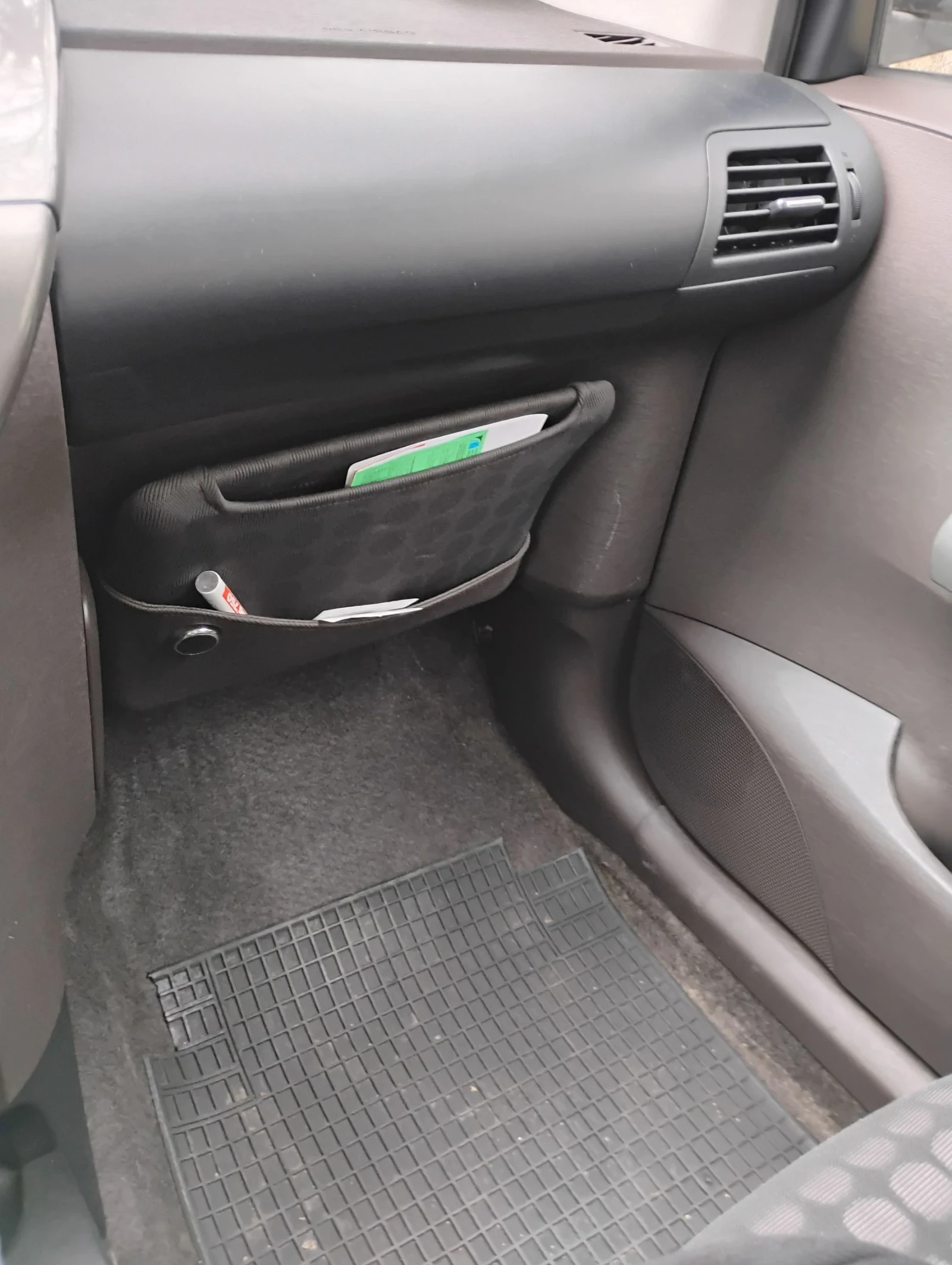 Toyota IQ, снимка 11 - Автомобили и джипове - 54364866