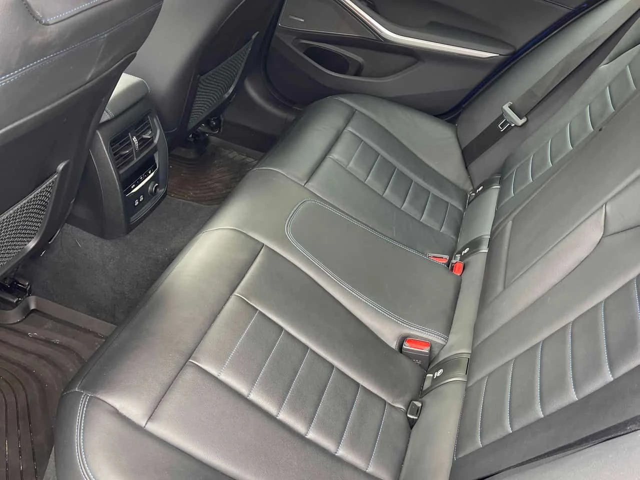 BMW 330 * 330i xDrive * CARFAX * ЦЕНА ДО БГ, снимка 12 - Автомобили и джипове - 54385491