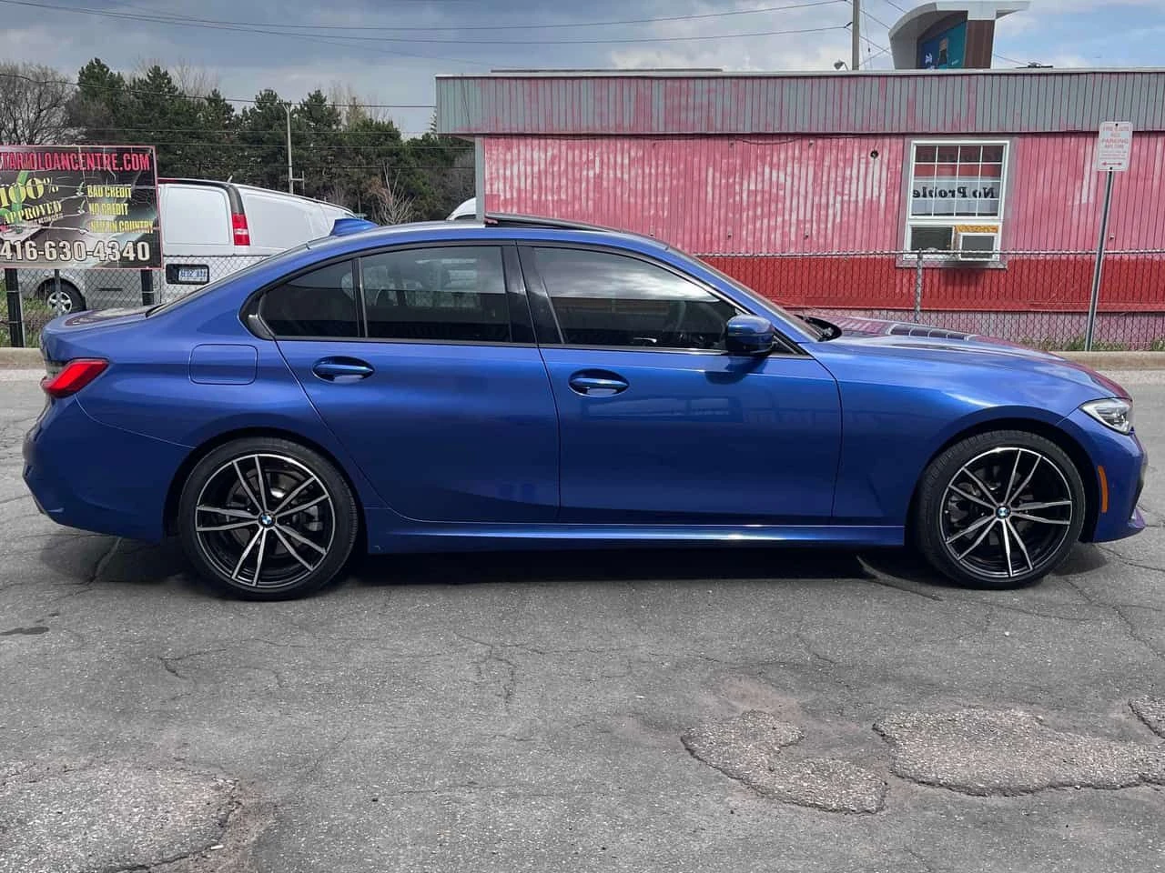 BMW 330 * 330i xDrive * CARFAX * ЦЕНА ДО БГ, снимка 3 - Автомобили и джипове - 54385491