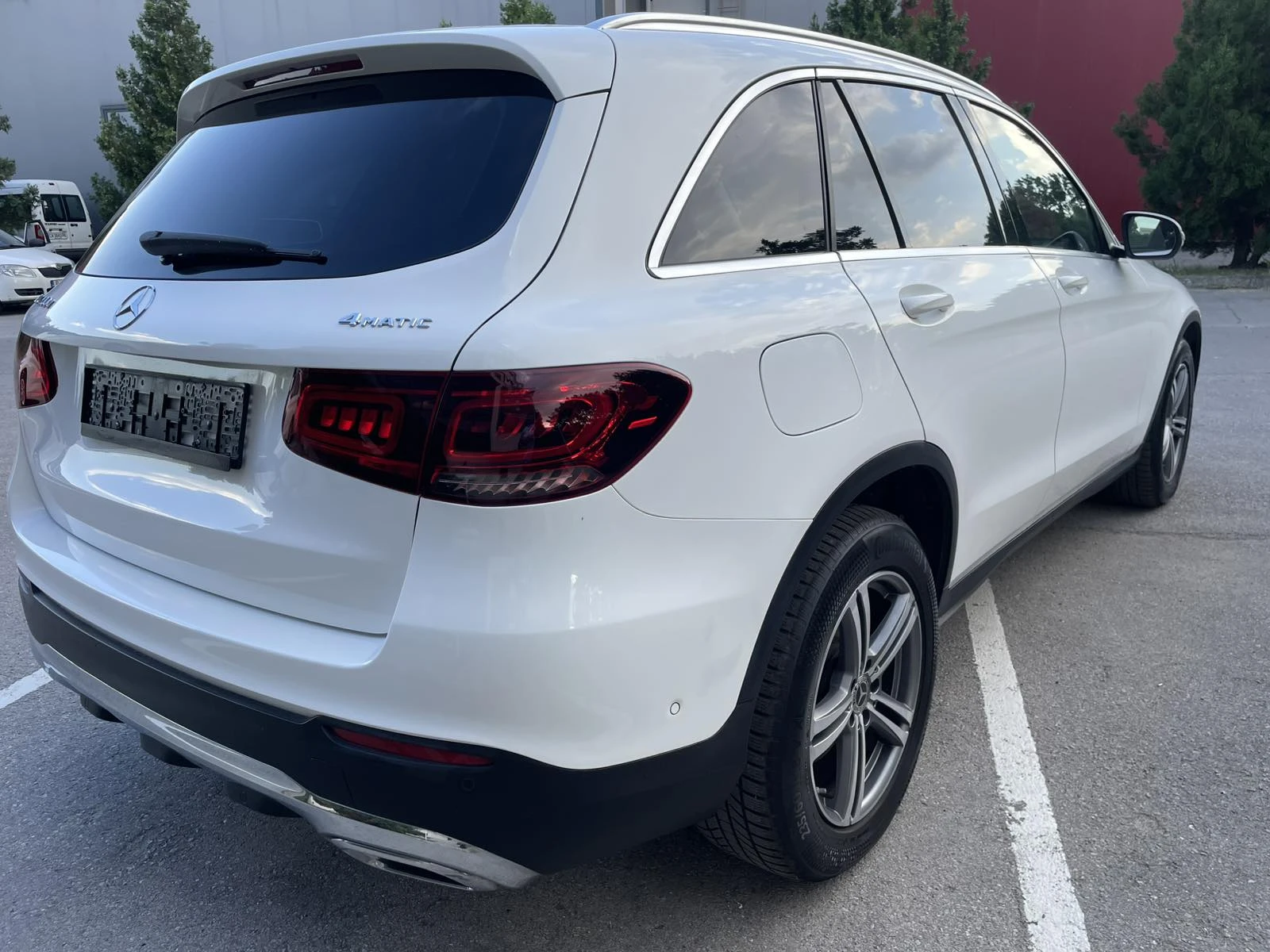 Mercedes-Benz GLC 200 d* FACELIFT* Sport, снимка 8 - Автомобили и джипове - 55051768