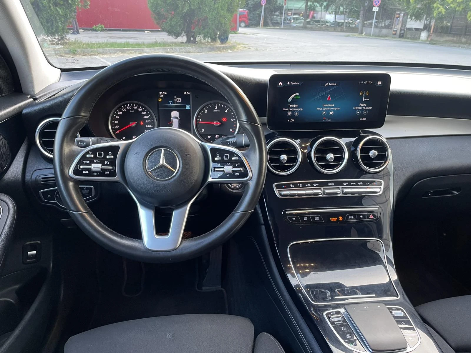 Mercedes-Benz GLC 200 d* FACELIFT* Sport, снимка 10 - Автомобили и джипове - 55051768