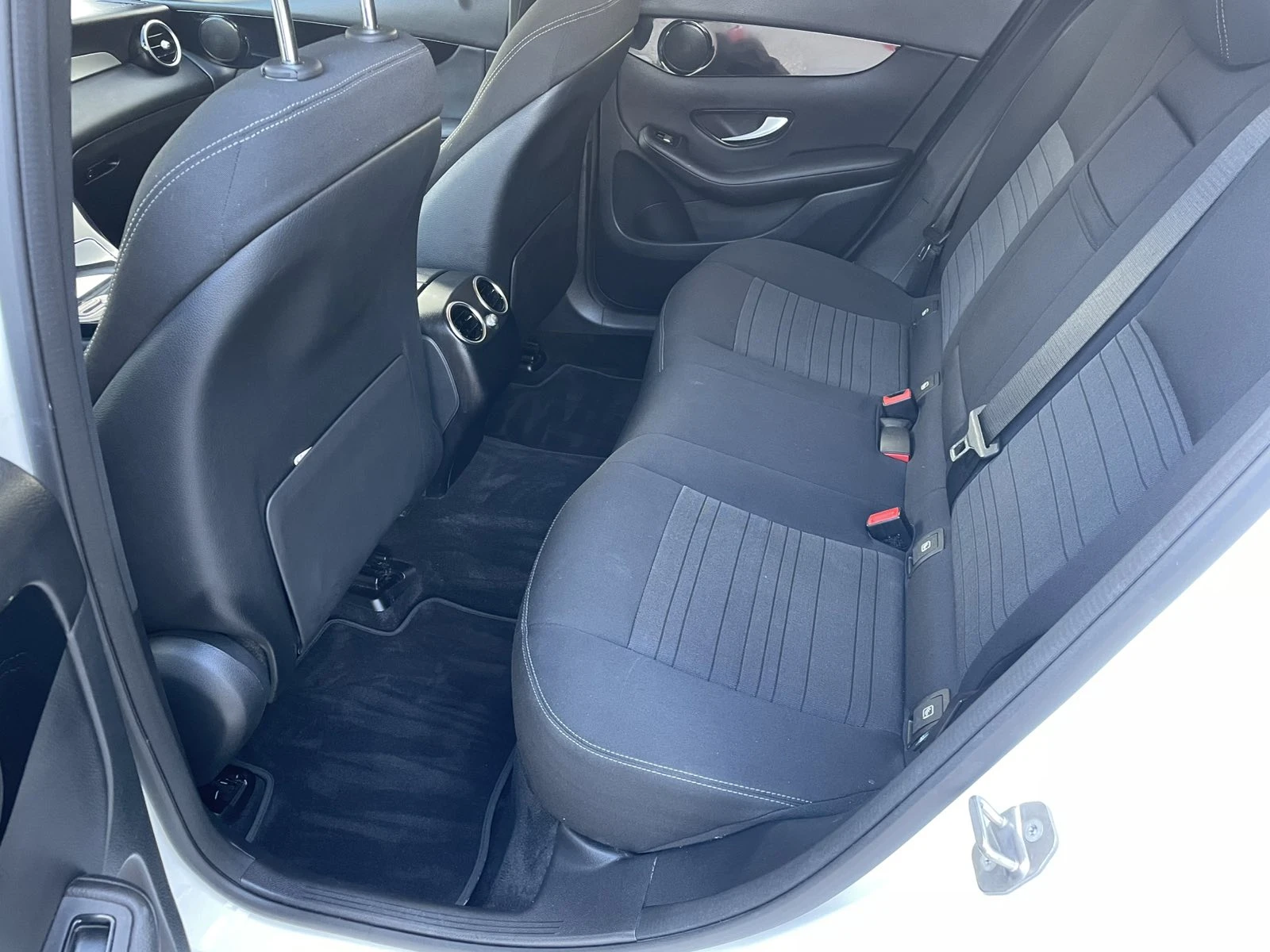 Mercedes-Benz GLC 200 d* FACELIFT* Sport, снимка 15 - Автомобили и джипове - 55051768