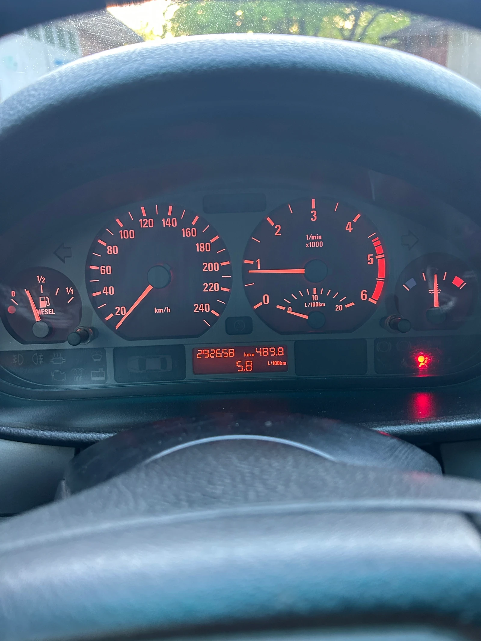 BMW 320, снимка 10 - Автомобили и джипове - 54765365