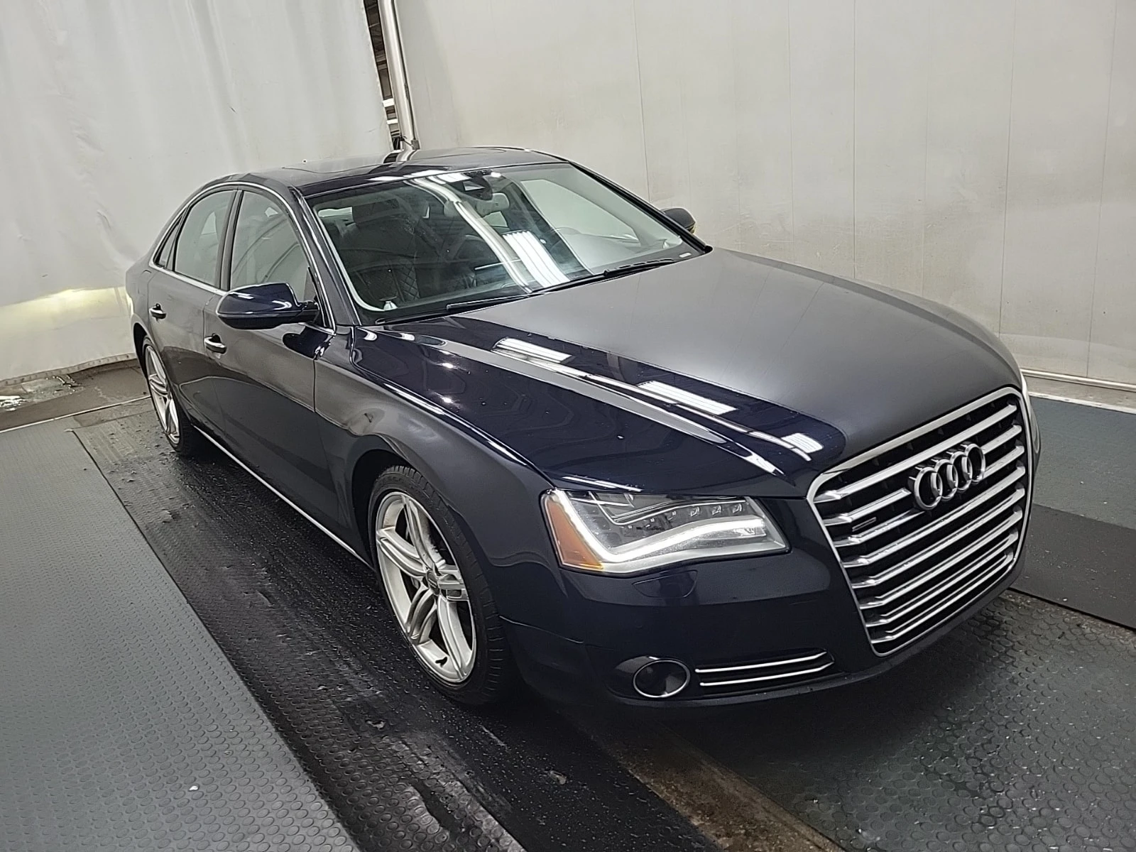 Audi A8 PREMIUM| ОБДУХ| ПАНО| ПАМЕТ| ТЕЛЕВИЗОРИ| , снимка 2 - Автомобили и джипове - 56117785