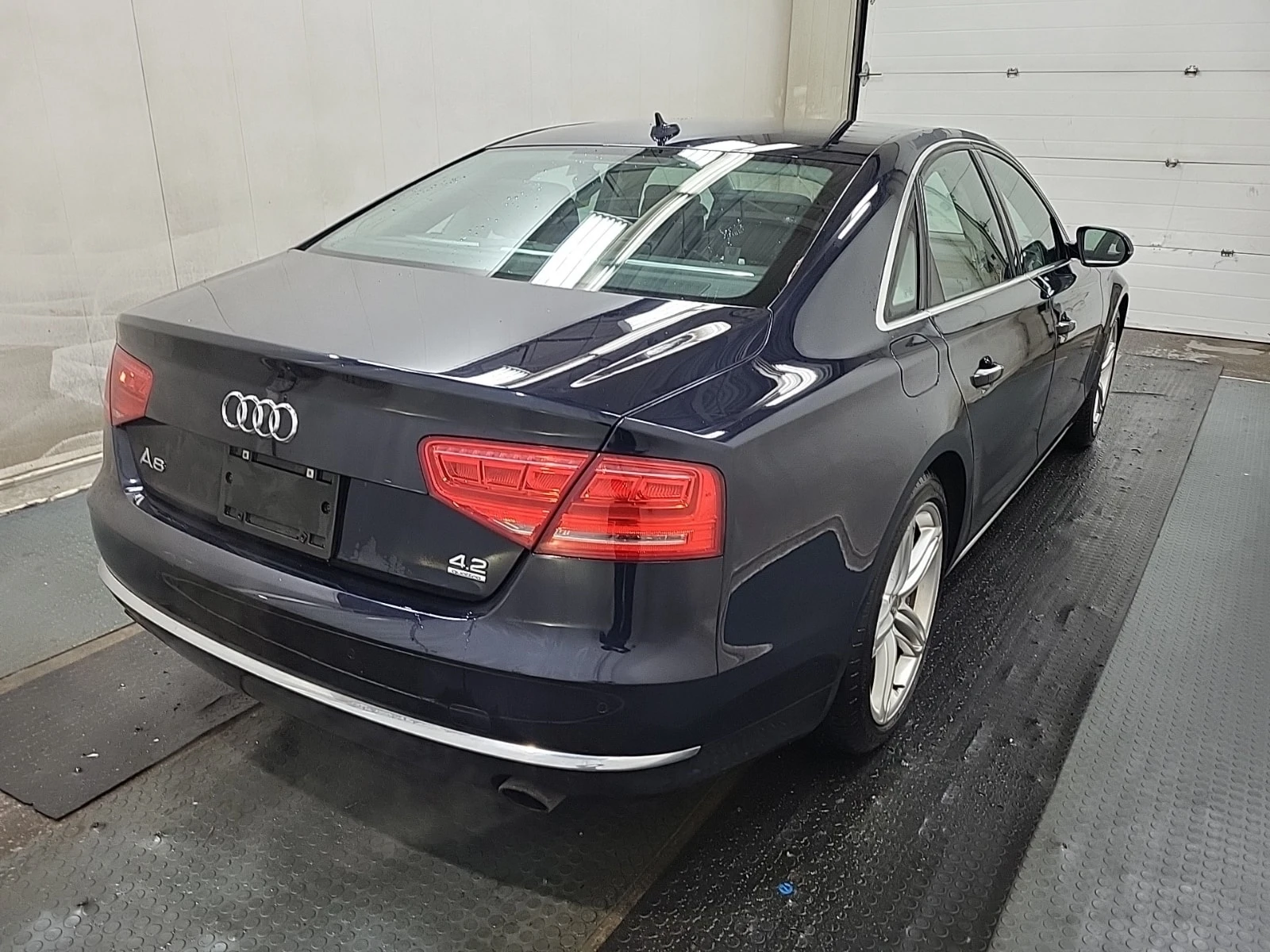 Audi A8 PREMIUM| ОБДУХ| ПАНО| ПАМЕТ| ТЕЛЕВИЗОРИ| , снимка 3 - Автомобили и джипове - 56117785