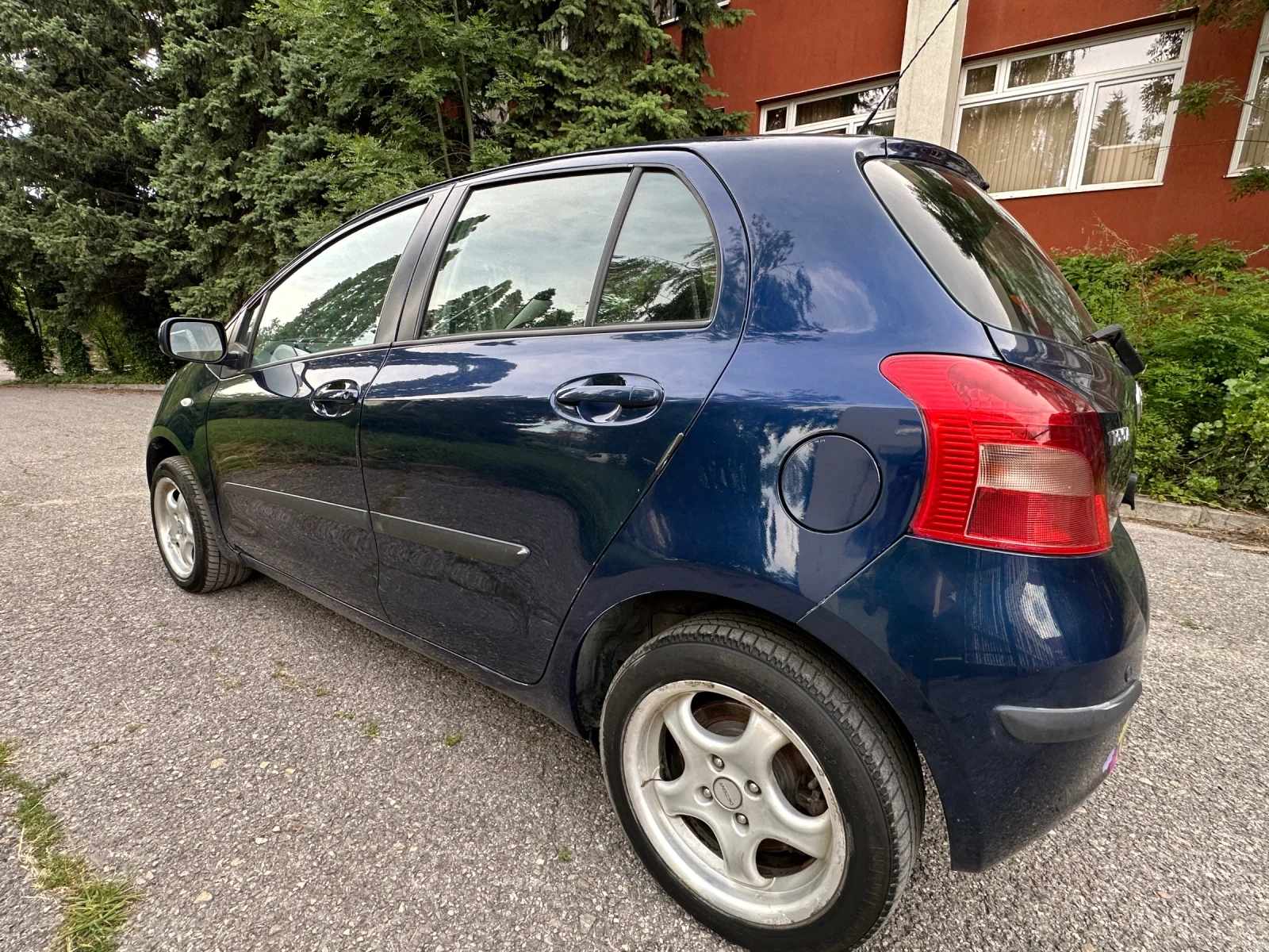 Toyota Yaris 1.3 бензин, снимка 4 - Автомобили и джипове - 56241062