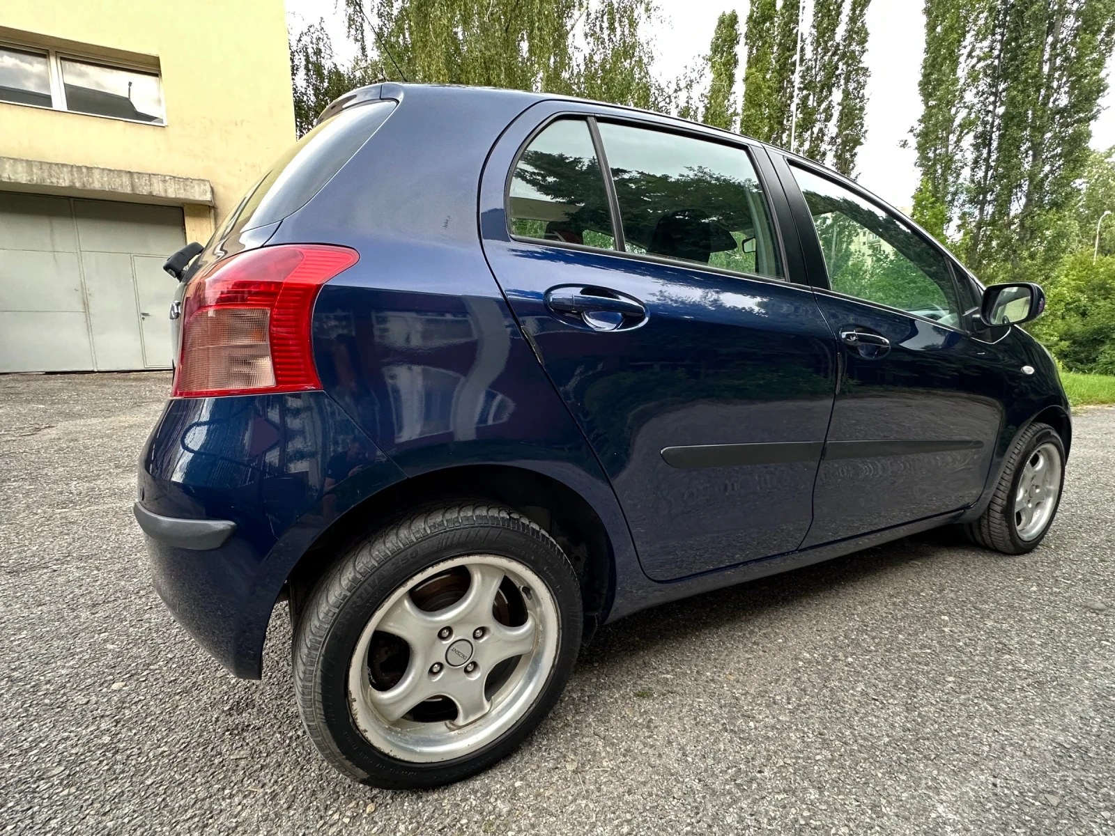 Toyota Yaris 1.3 бензин, снимка 3 - Автомобили и джипове - 56241062