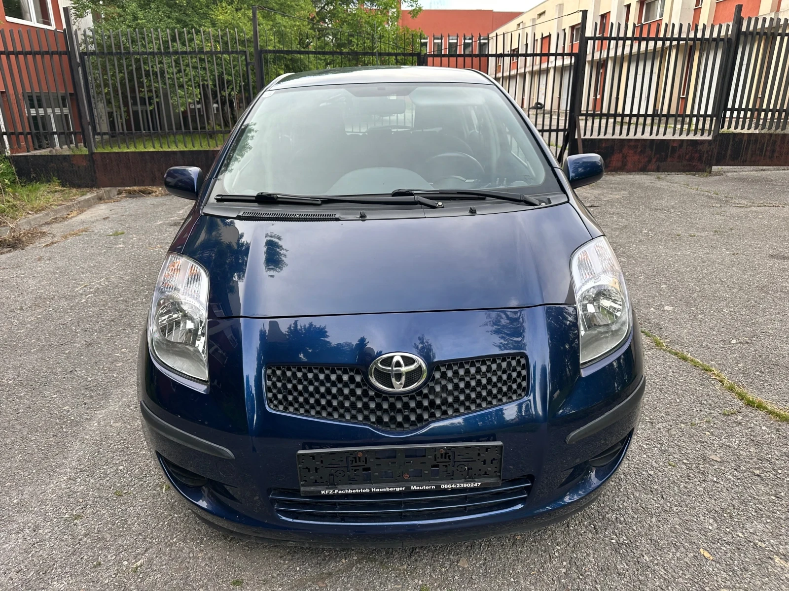 Toyota Yaris 1.3 бензин, снимка 12 - Автомобили и джипове - 56241062