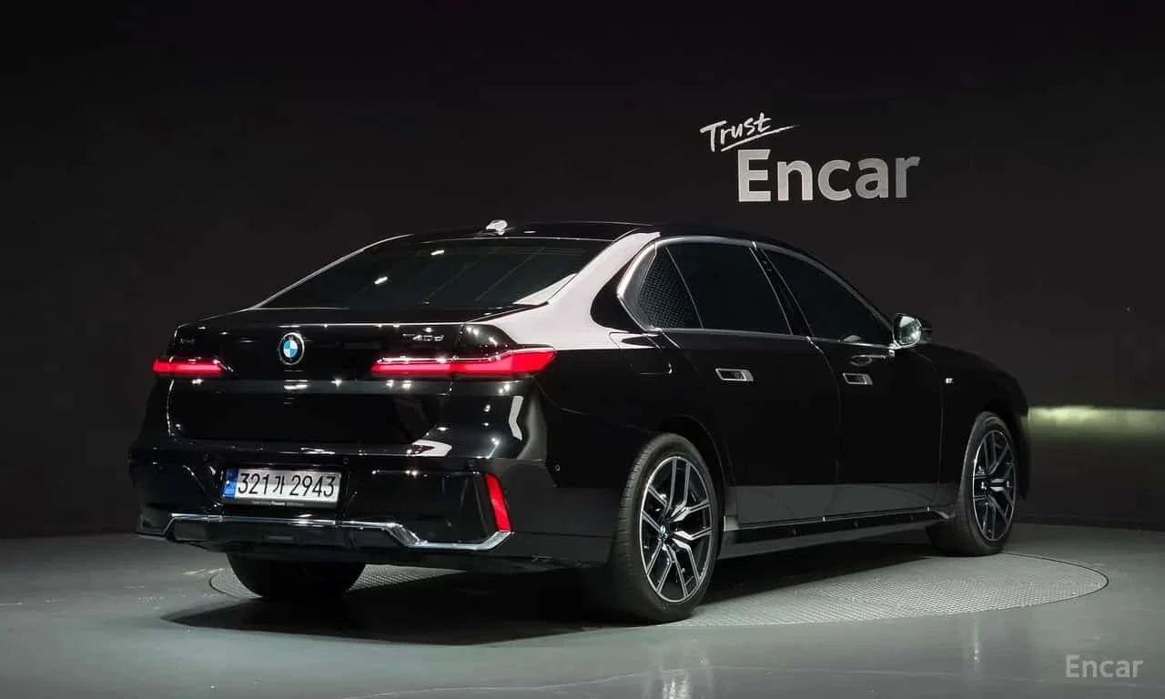 BMW 740 d * xDrive * M Sport * Обдухване * Head up * 360 *, снимка 2 - Автомобили и джипове - 56279546