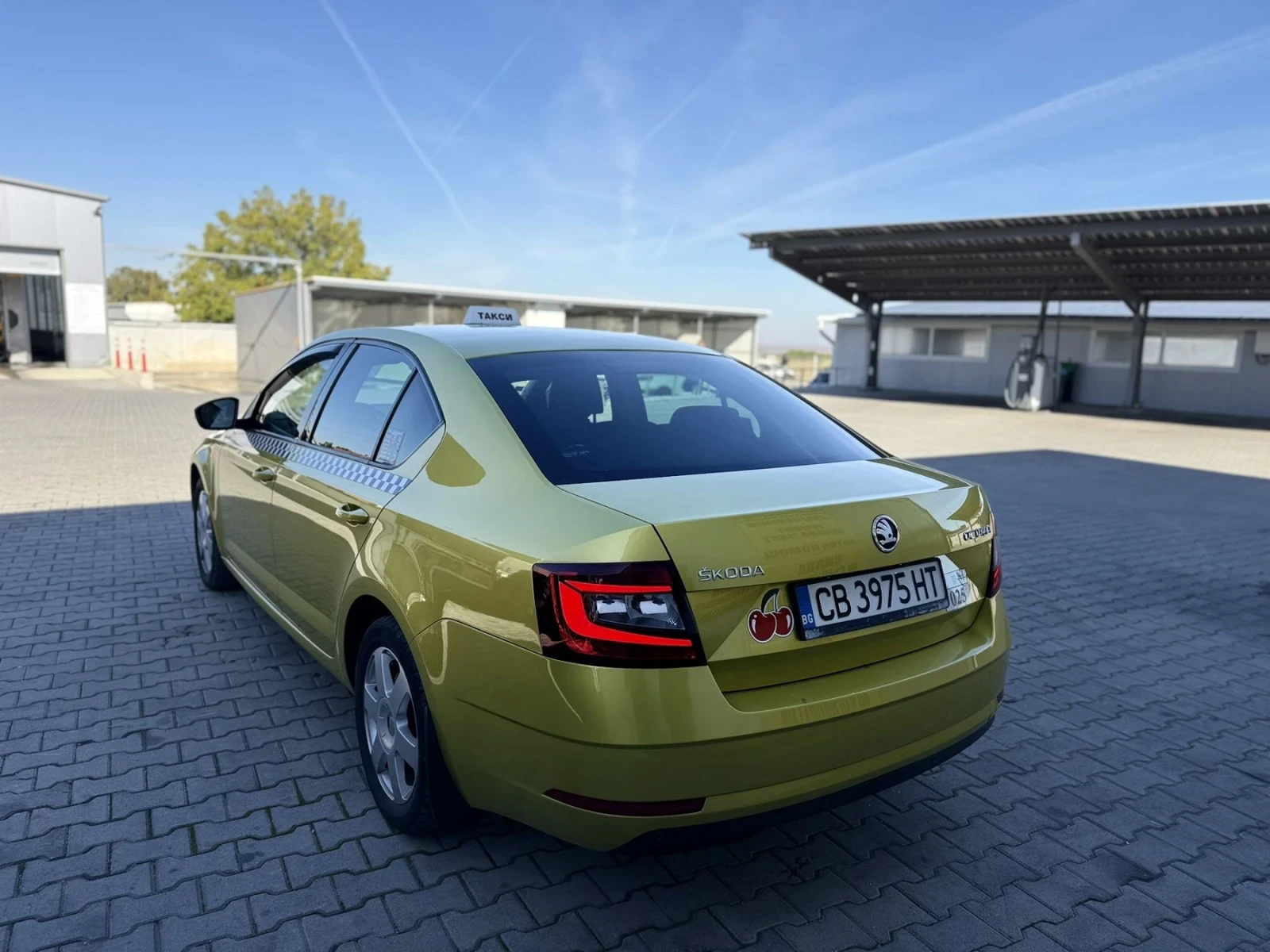 Skoda Octavia 1.6, снимка 4 - Автомобили и джипове - 56334850
