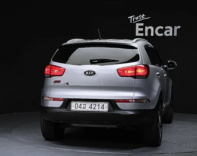 Kia Sportage 2.0 CRDi 4WD - изображение 4