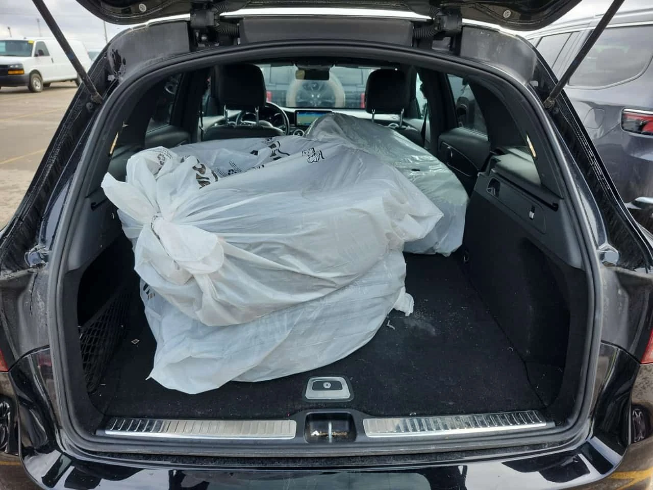 Mercedes-Benz GLC 300 PANO| LANE ASSIST| 2 КЛЮЧА| CARFAX| , снимка 13 - Автомобили и джипове - 53962385