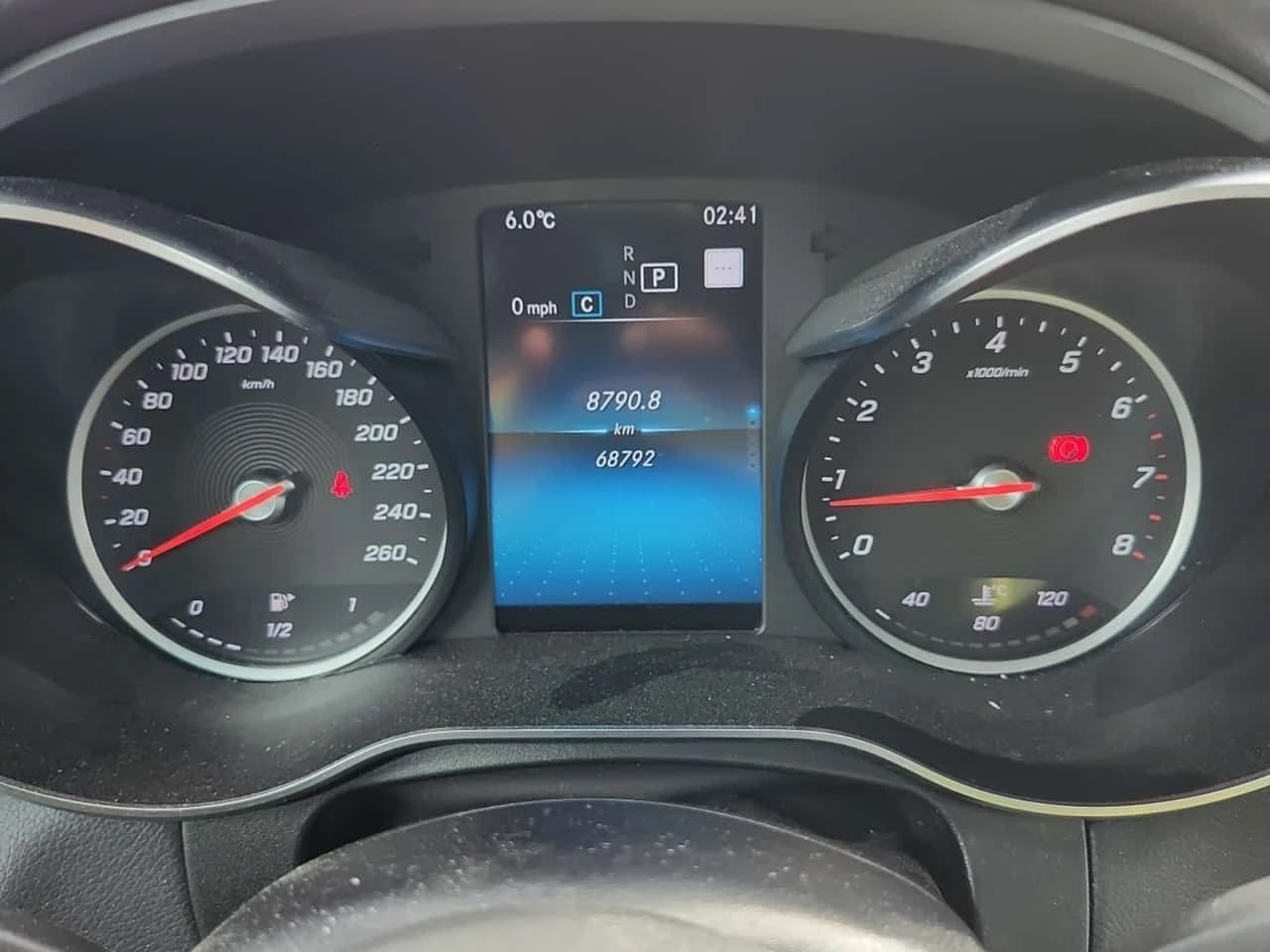 Mercedes-Benz GLC 300 PANO| LANE ASSIST| 2 КЛЮЧА| CARFAX| , снимка 8 - Автомобили и джипове - 53962385