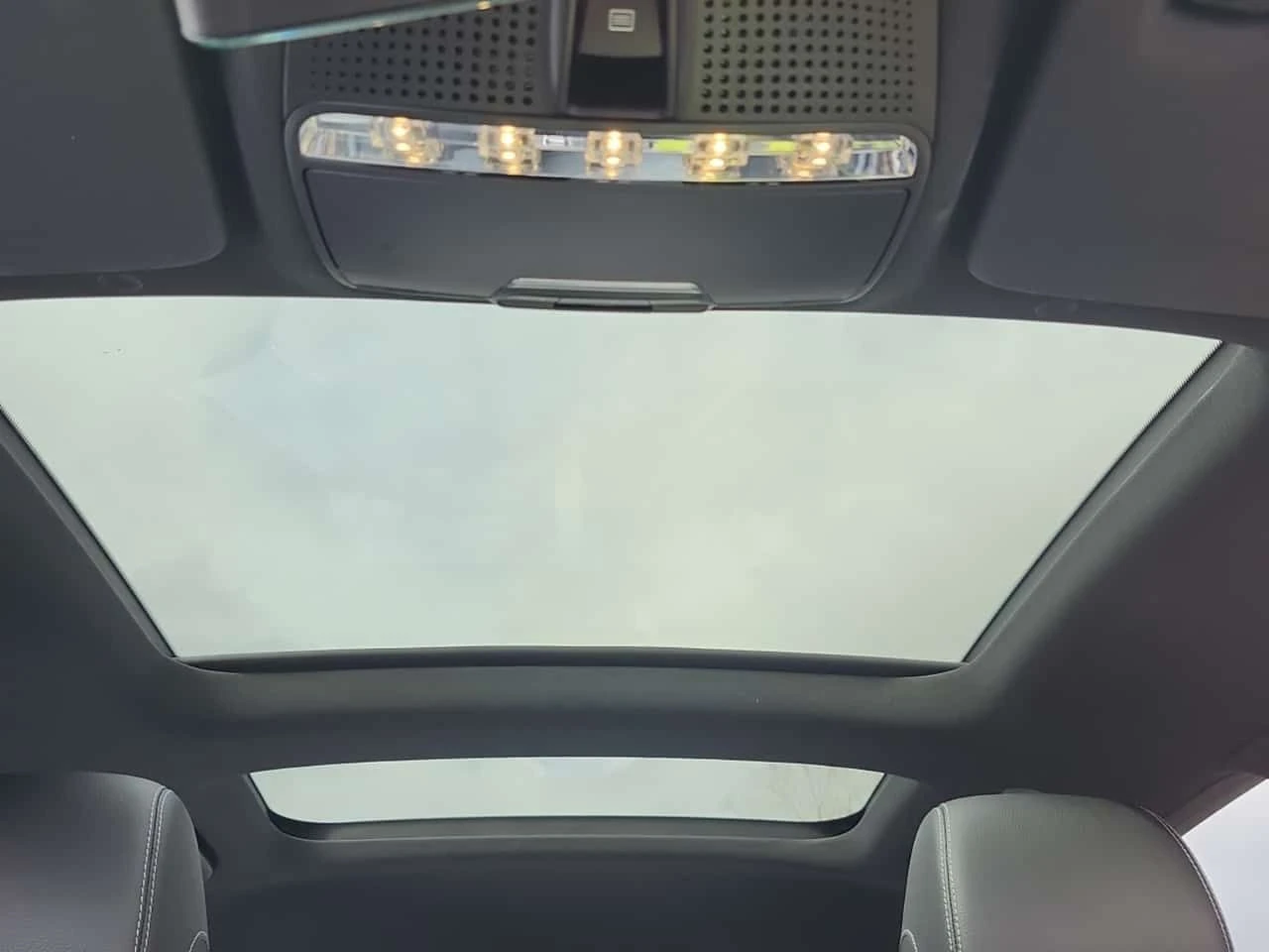 Mercedes-Benz GLC 300 PANO| LANE ASSIST| 2 КЛЮЧА| CARFAX| , снимка 12 - Автомобили и джипове - 53962385