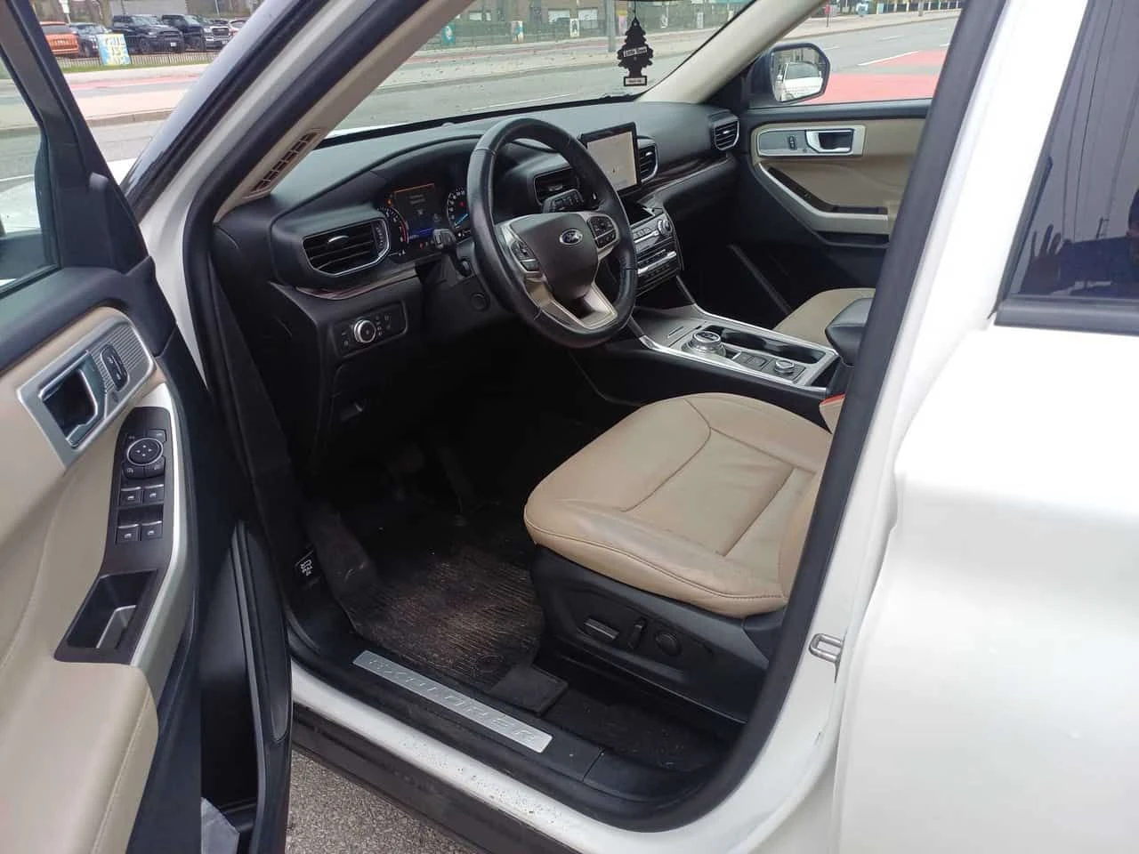 Ford Explorer Limited| DISTR| 360| ПОДГРЕВИ| ОБДУХВАНЕ| CARFAX, снимка 7 - Автомобили и джипове - 54643308