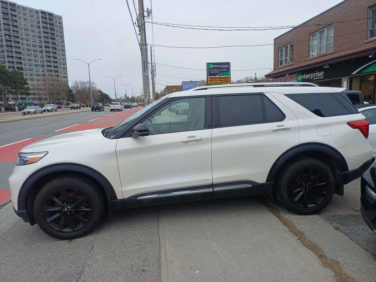 Ford Explorer Limited| DISTR| 360| ПОДГРЕВИ| ОБДУХВАНЕ| CARFAX, снимка 3 - Автомобили и джипове - 54643308