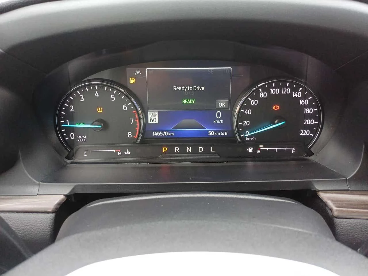 Ford Explorer Limited| DISTR| 360| ПОДГРЕВИ| ОБДУХВАНЕ| CARFAX, снимка 8 - Автомобили и джипове - 54643308