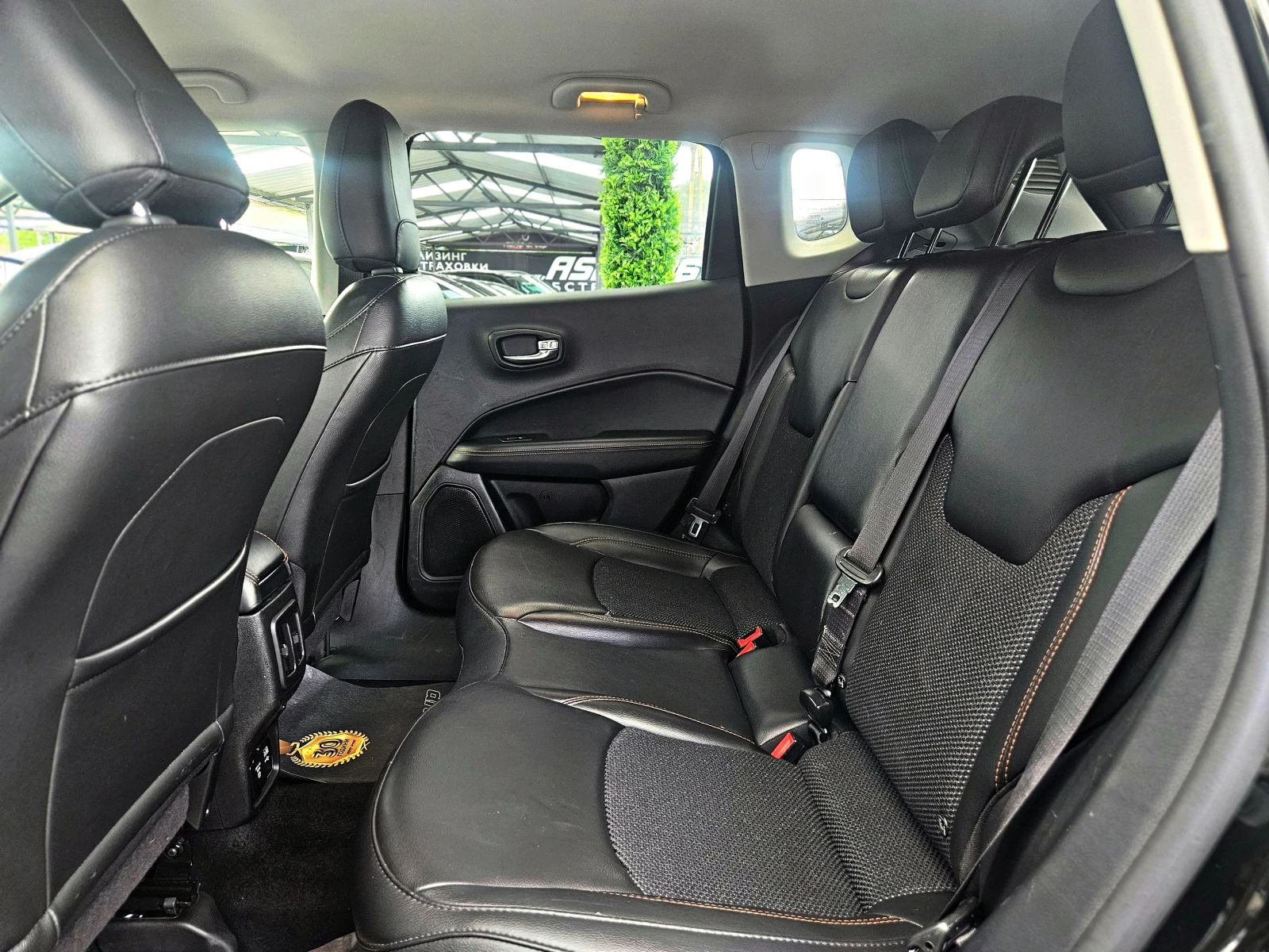 Jeep Compass LIMITED/4X4/САМОПАРКИРАНЕ/CAMERA/LINE ASSYST/LIZIN, снимка 16 - Автомобили и джипове - 54816774