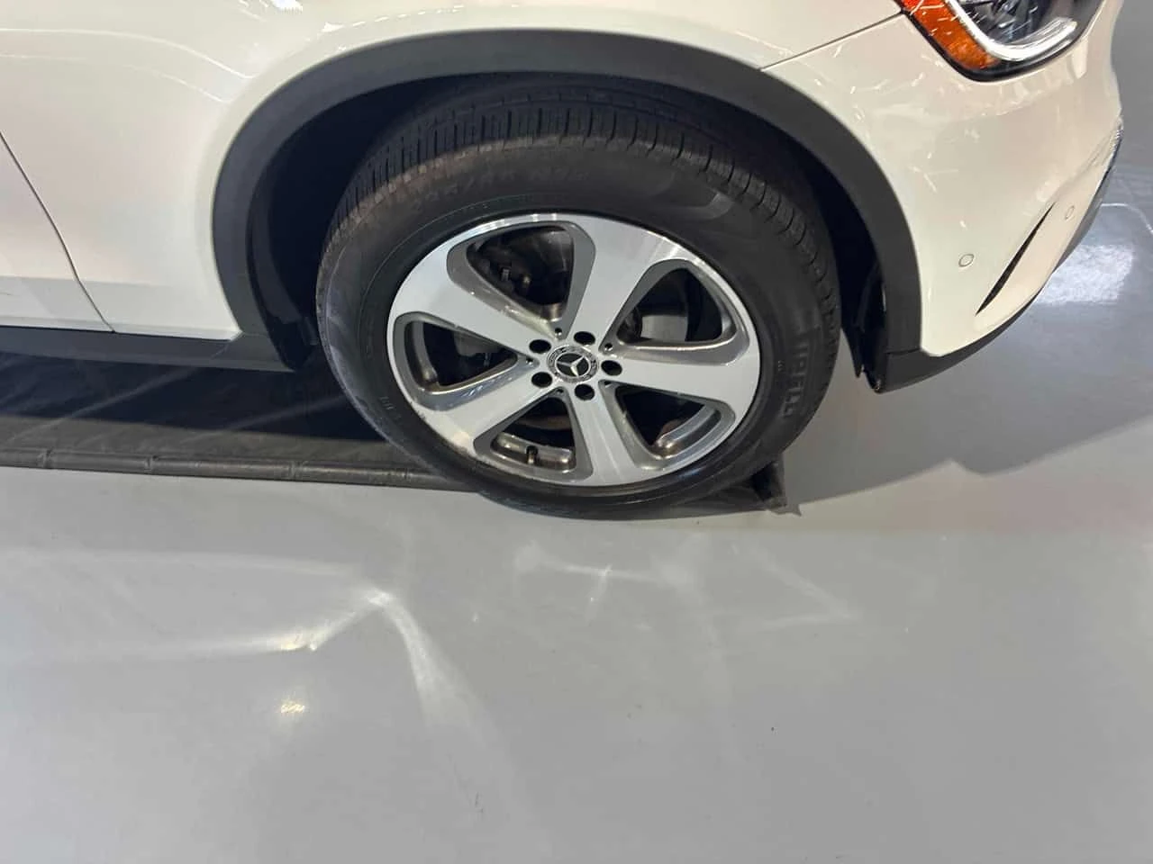 Mercedes-Benz GLC * 300 * АВТОКРЕДИТ БЕЗ ПЪРВОНАЧАЛНА ВНОСКА* , снимка 7 - Автомобили и джипове - 54993533
