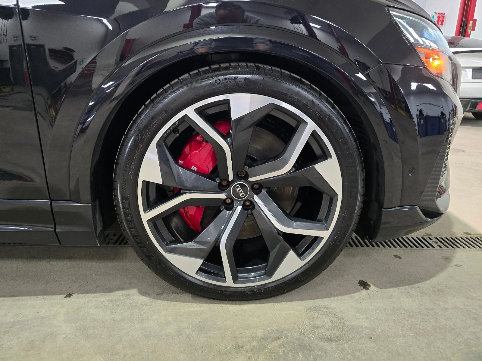 Audi RSQ8 * CARFAX * БЕЗ ЗАБЕЛЕЖКА * ОТ ПРЕДСТАВИТЕЛСТВО, снимка 9 - Автомобили и джипове - 55839284