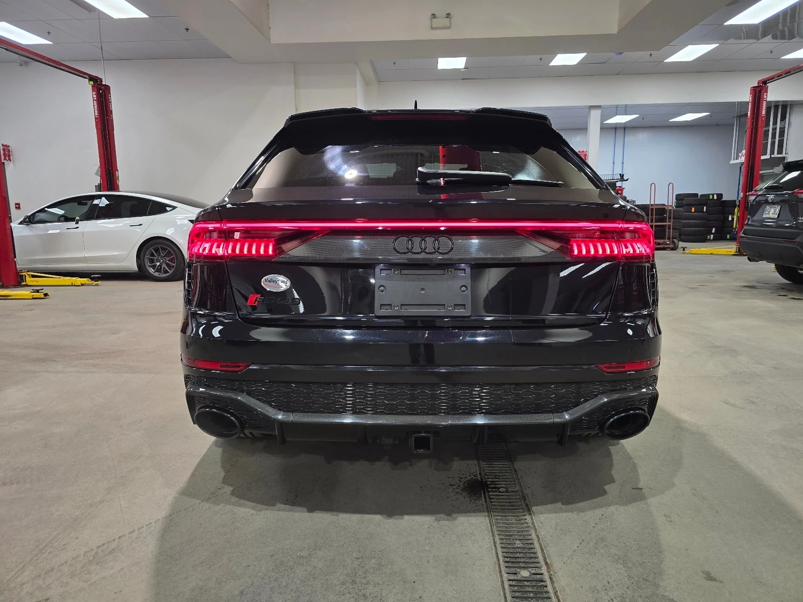 Audi RSQ8 * CARFAX * БЕЗ ЗАБЕЛЕЖКА * ОТ ПРЕДСТАВИТЕЛСТВО, снимка 7 - Автомобили и джипове - 55839284