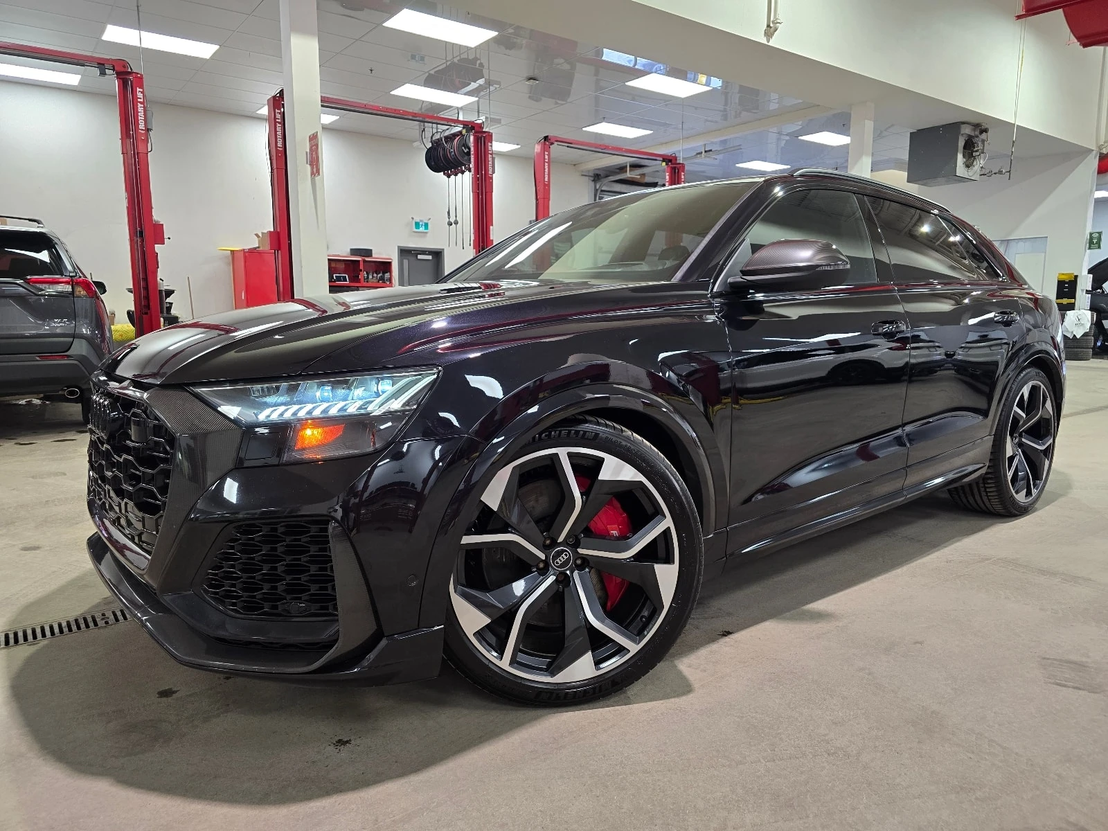 Audi RSQ8 * CARFAX * БЕЗ ЗАБЕЛЕЖКА * ОТ ПРЕДСТАВИТЕЛСТВО