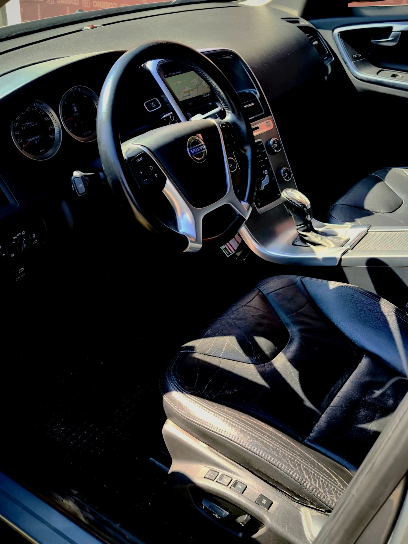 Volvo XC60 SUMMUM, снимка 8 - Автомобили и джипове - 55849674