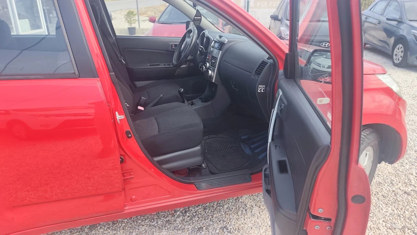 Daihatsu Terios 1.5i 4x4 ТОП, снимка 10 - Автомобили и джипове - 55925461