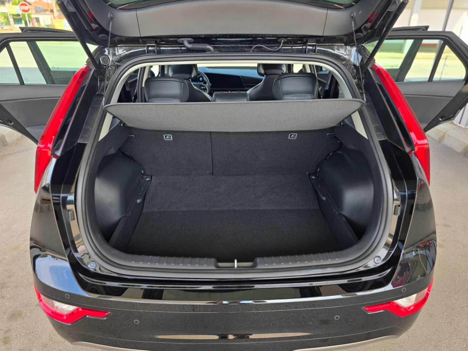 Kia Niro KIA NIRO DYNAMIC PLUS LINE / 204 к. с. / 64. 8 kWh, снимка 10 - Автомобили и джипове - 56040110