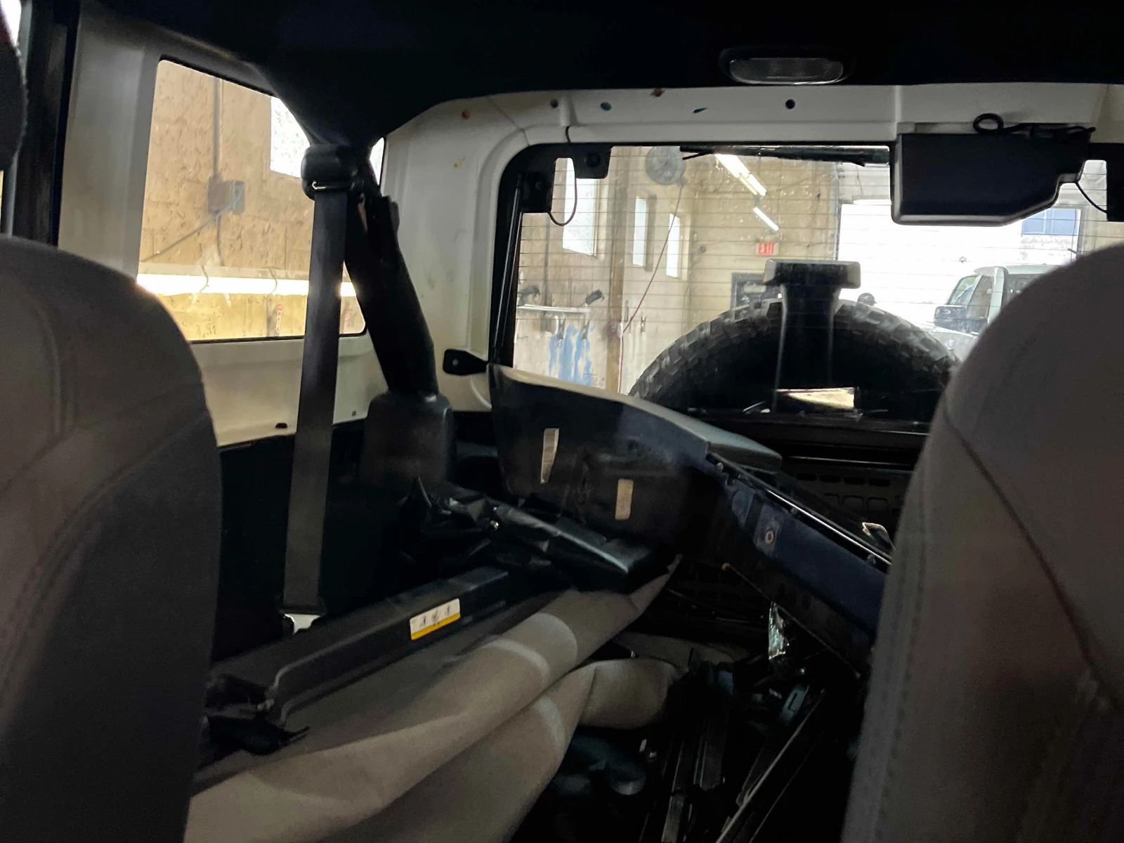 Jeep Wrangler Willys Wheeler* CARFAX * АВТОКРЕДИТ * , снимка 14 - Автомобили и джипове - 56126504