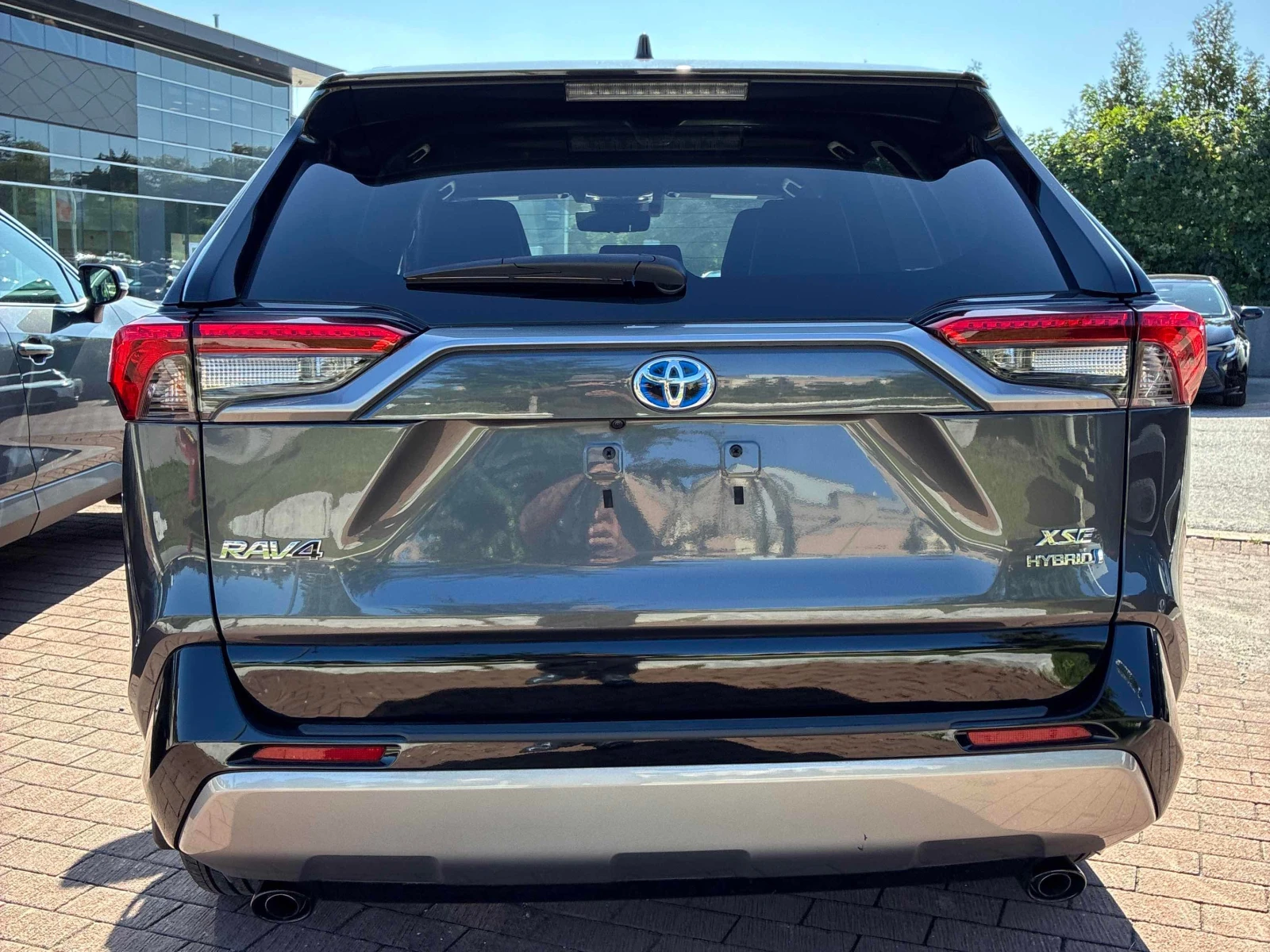Toyota Rav4 Hybrid XSE | CARFAX | ПРЕДСТАВИТЕЛСТВО НА TOYOTA, снимка 5 - Автомобили и джипове - 56140698