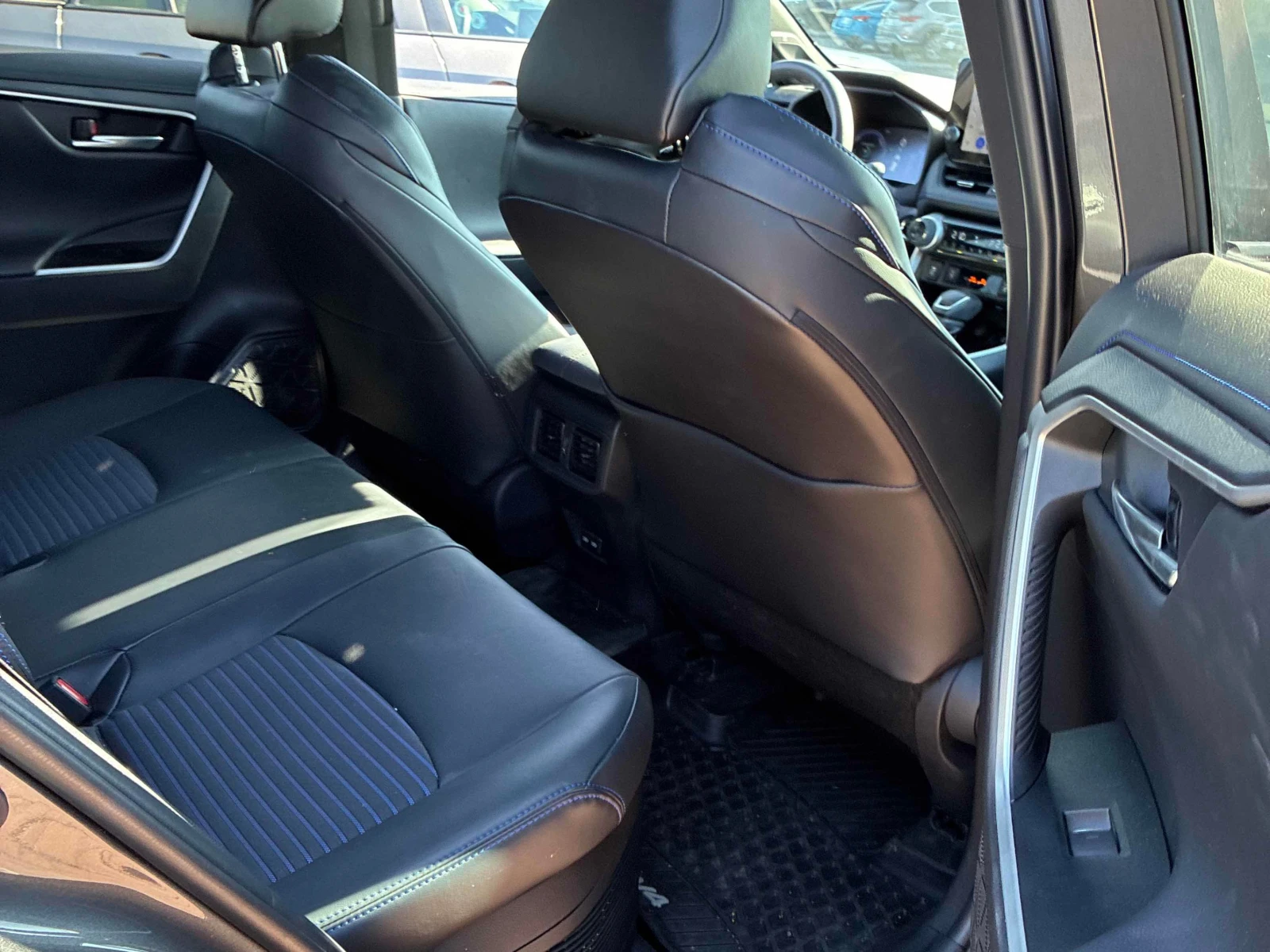 Toyota Rav4 Hybrid XSE | CARFAX | ПРЕДСТАВИТЕЛСТВО НА TOYOTA, снимка 10 - Автомобили и джипове - 56140698