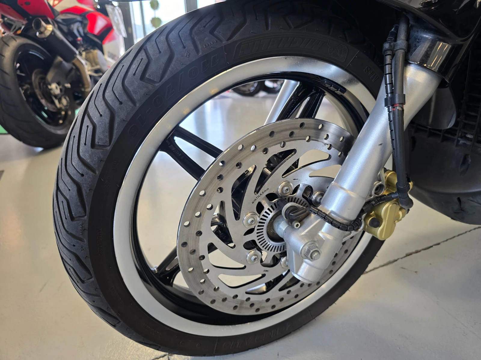 Piaggio Beverly 350ie, Police, ABS-ASR!, снимка 14 - Мотоциклети и мототехника - 53894355