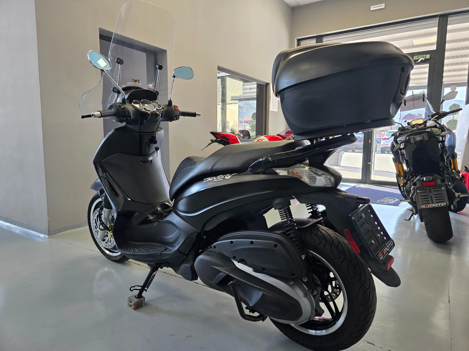 Piaggio Beverly 350ie, Police, ABS-ASR!, снимка 5 - Мотоциклети и мототехника - 53894355