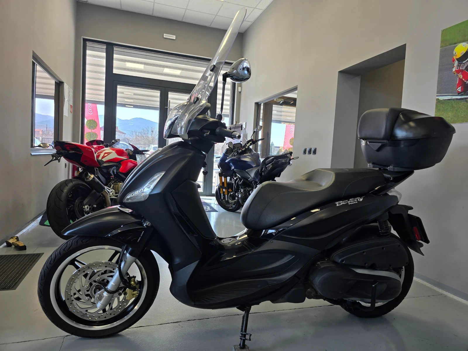 Piaggio Beverly 350ie, Police, ABS-ASR!, снимка 6 - Мотоциклети и мототехника - 53894355