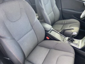 Volvo V40 Cross Country 2.0D-120кс, снимка 13 - Автомобили и джипове - 53636849