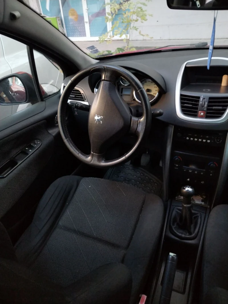 Peugeot 207 1.6HDI, снимка 7 - Автомобили и джипове - 52123268