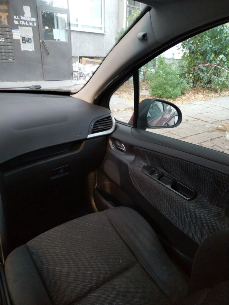 Peugeot 207 1.6HDI, снимка 9 - Автомобили и джипове - 52123268