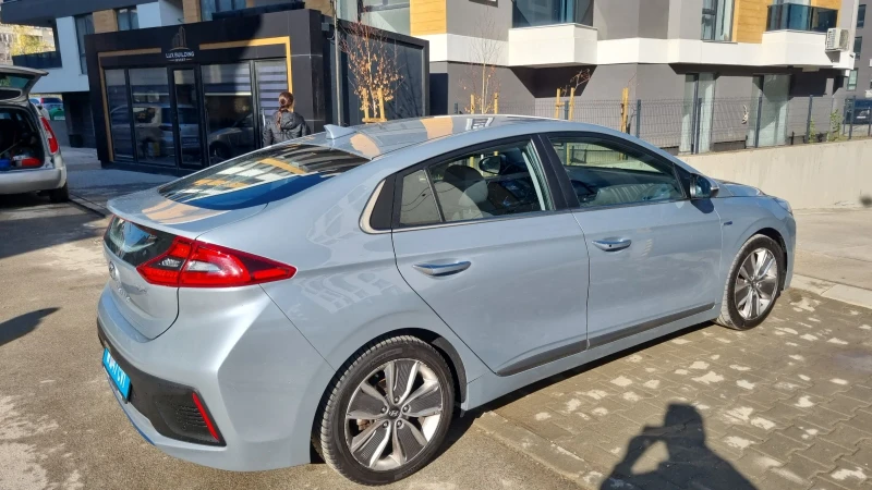 Hyundai Ioniq Full hybrid, снимка 11 - Автомобили и джипове - 52649895