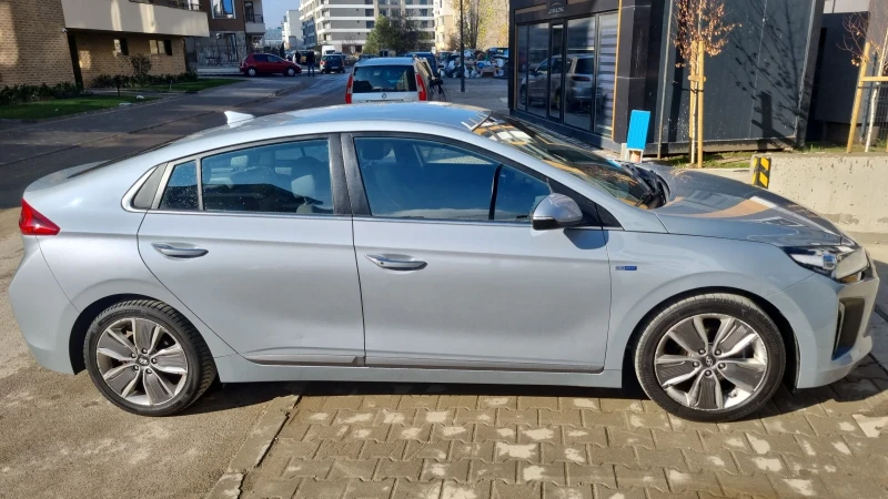 Hyundai Ioniq Full hybrid, снимка 12 - Автомобили и джипове - 52649895