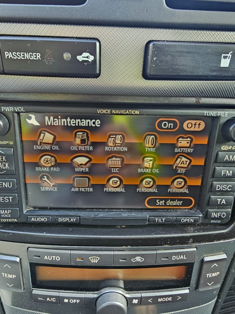 Toyota Avensis 2.2D, снимка 15 - Автомобили и джипове - 52833512