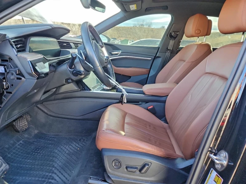 Audi E-Tron PREMIUM, снимка 7 - Автомобили и джипове - 53196323