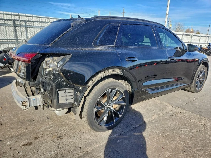 Audi E-Tron PREMIUM, снимка 3 - Автомобили и джипове - 53196323
