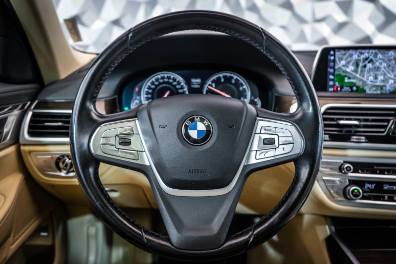 BMW 730 d xDrive* Pano* 360, снимка 11 - Автомобили и джипове - 53243190