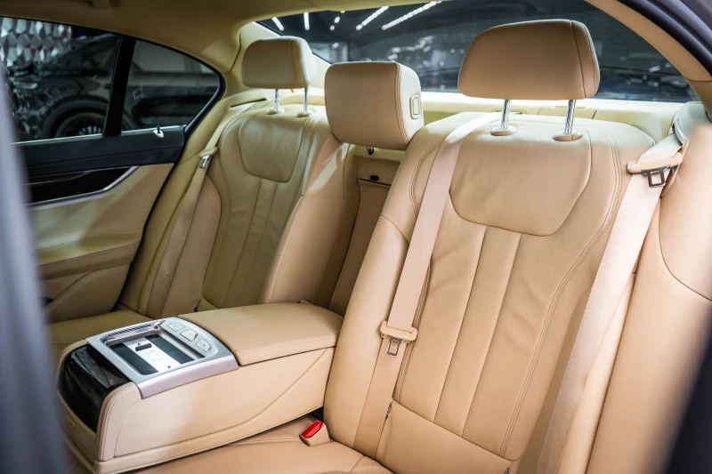 BMW 730 d xDrive* Pano* 360, снимка 15 - Автомобили и джипове - 53243190