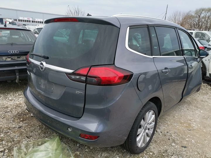 Opel Zafira Tourer 2.0cdti, снимка 2 - Автомобили и джипове - 28065453