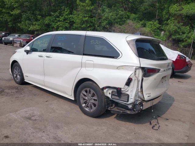 Toyota Sienna  - изображение 3