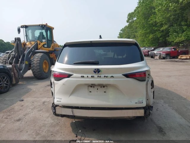 Toyota Sienna  - изображение 4