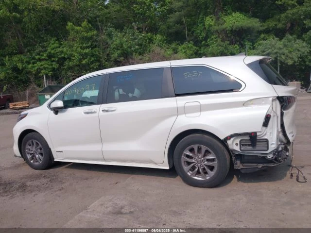 Toyota Sienna  - изображение 2