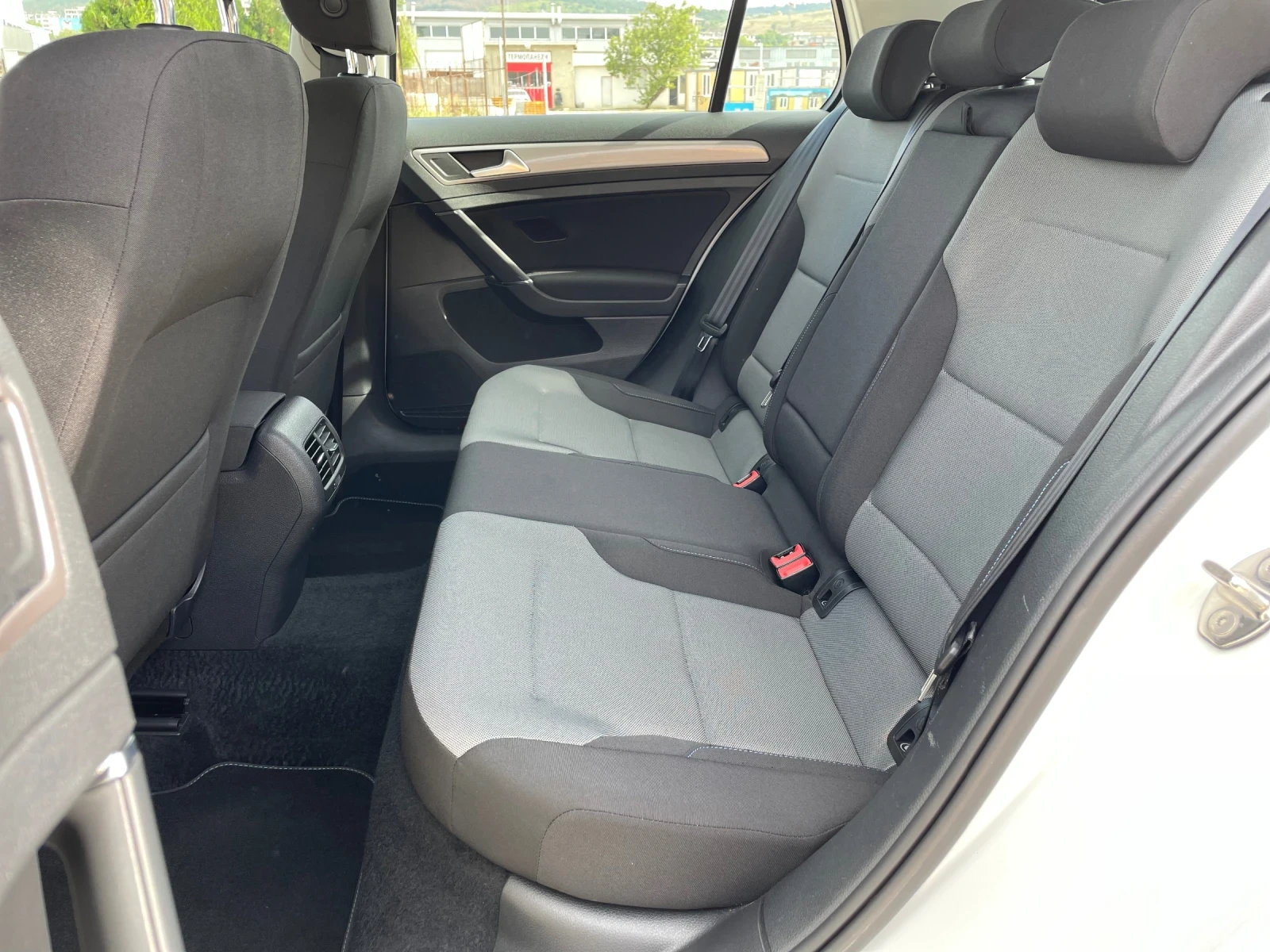 VW Golf e-Golf | Mobile.bg — изображение 12